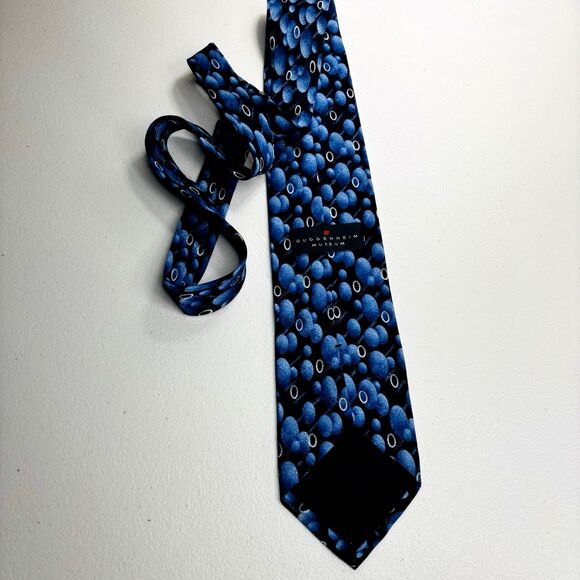 Vintage GUGGENHEIM Museum Blue Circles Geometric Print Silk Necktie Made Korea - Picture 6 of 10
